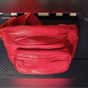 🚨RED 6 POCKET GENUINE LEATHER FANNYPACK ♥️♥️♥️🤗💕👍👍😍